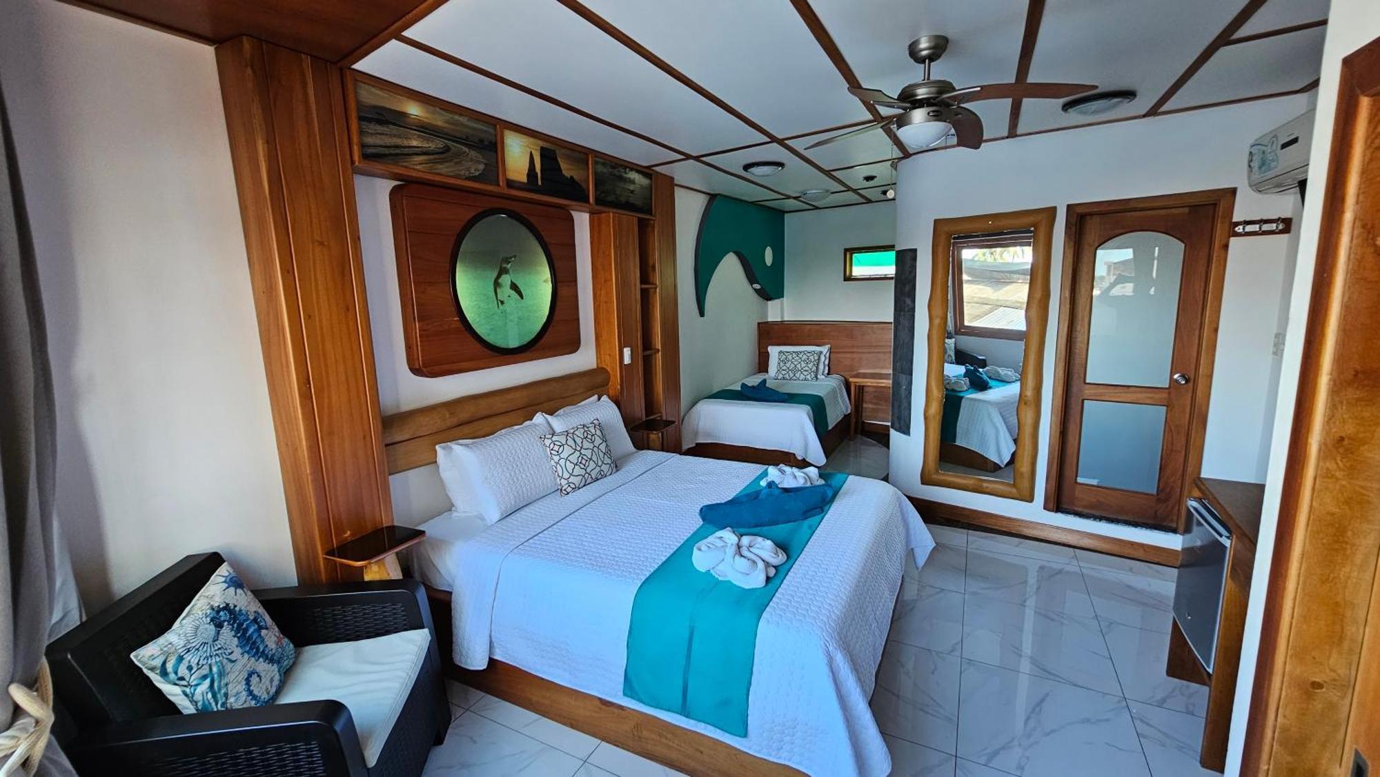 Casa Ocean Pier Bed & Breakfast Puerto Ayora  Exterior photo
